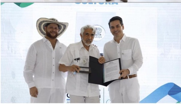Unisinú recibe condecoración por su aporte al desarrollo de Córdoba