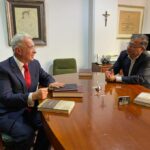 "Histórico": así califican los analistas lo que fue el encuentro entre Álvaro Uribe y Gustavo Petro