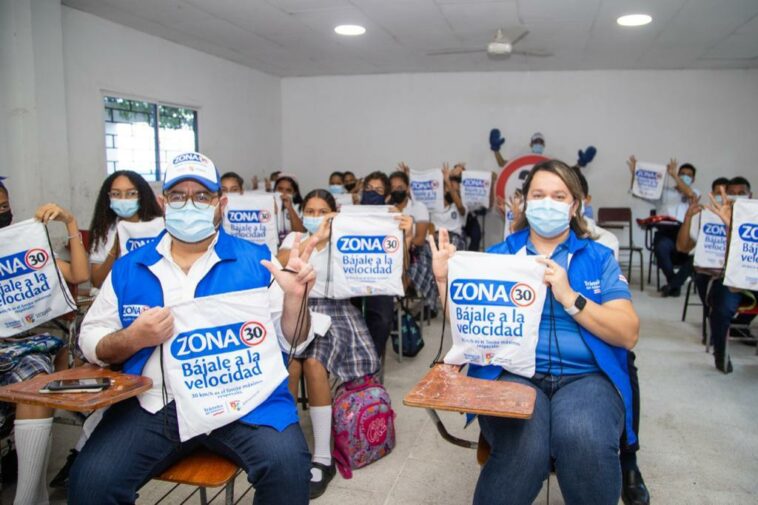 La Directora del Tránsito Susana Cadavid, durante la campaña.