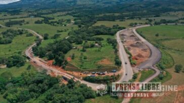 Restricciones en la movilidad por izaje de vigas en nuevos puentes peatonales entre Restrepo y Cumaral