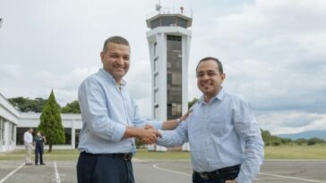 Alcaldes de Pereira y Cartago firman convenio para integración entre aeropuertos