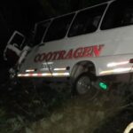 Bus intermunicipal cayó a abismo en el municipio de Génova
