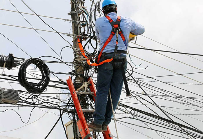 Cogieron a 21 apartamentos robando luz