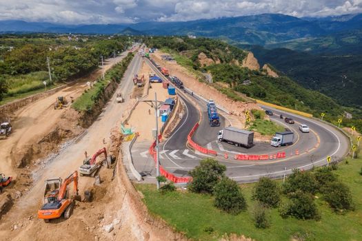 Colapso vial por alto flujo vehicular en carretera que conecta a Bogotá con Girardot