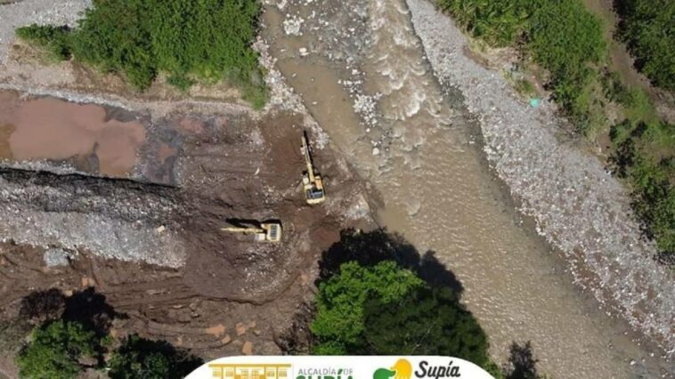 Continúan los trabajos de construcción de jarillones en el Río de Supía, Caldas