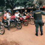 DEPARTAMENTO DE POLICÍA VICHADA REALIZA CAMPAÑAS PREVENTIVAS PARA DISMINUIR ACCIDENTALIDAD DE MOTOCICLETAS EN CUMARIBO