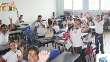 Hoy martes 5 de julio, 35.273 niños, niñas, jóvenes y adolescentes regresan a las aulas de clase en nuestras 28 instituciones educativas oficiales; 20.047 de ellos beneficiarios del programa de alimentación escolar a través de complementos tipo ración industrializada y tipo almuerzo.