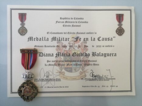 Diana Giraldo recibió medalla ‘Fe en la Causa’ del Ejército