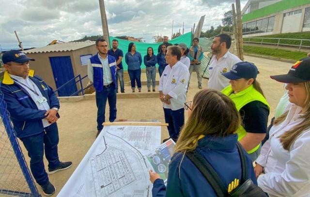 Director de la Unidad Nacional de Gestión del Riesgo verificó la etapa final de los apartamentos de San Sebastián