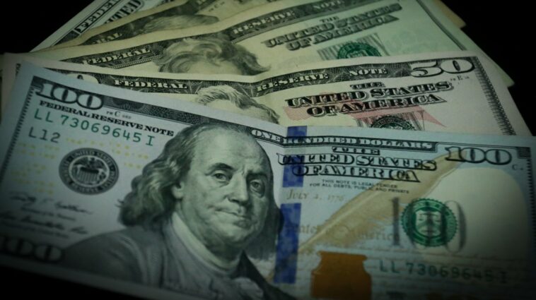 Dólar cerró la semana superando los $ 4.400