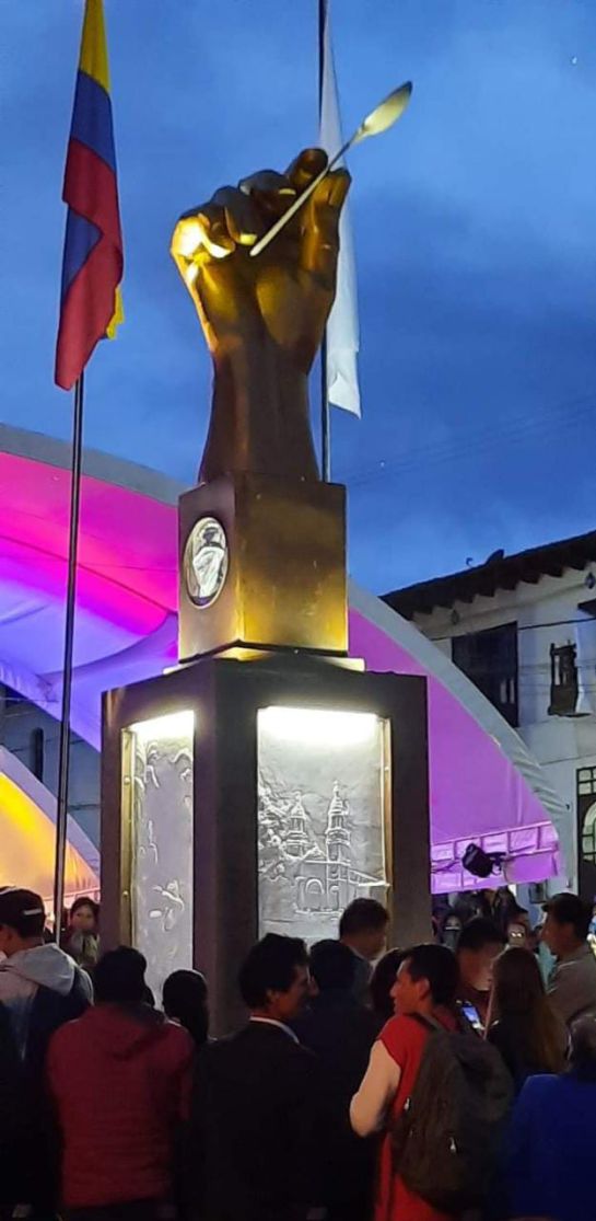 Foto: Monumento a la Cucharita de Hueso.