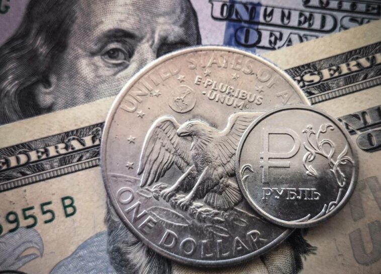 El dólar abrió por encima de los $4.400 y tocó máximo de $4.512 en la jornada de este lunes