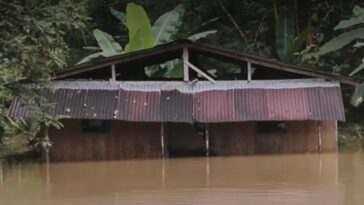Emergencia en Medio Baudó por desbordamiento de río: muchas familias quedaron con el agua al cuello