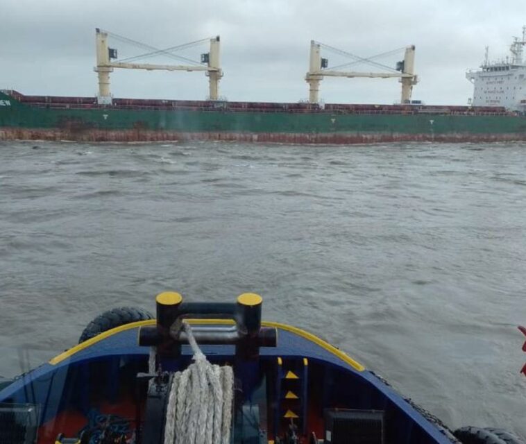 Emergencia por embarcación encallada en la Zona Portuaria de Barranquilla