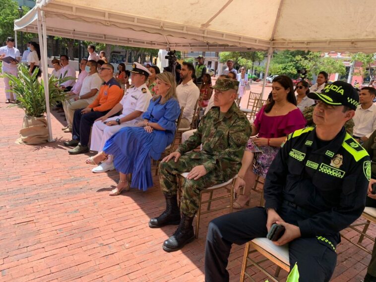 En el Museo del Oro Tayrona se realizó la ofrenda floral a Santa Marta