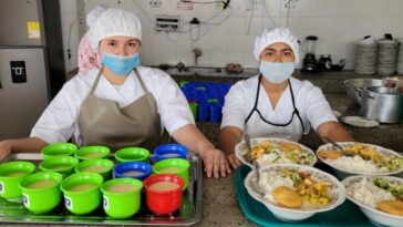 En la vereda Santa Rita de Aipe, campesinos de la región suministran los alimentos del restaurante escolar a 470 estudiantes