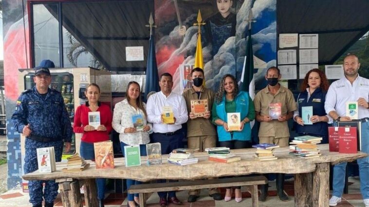 Entrega masiva de libros en centros penitenciarios de Manizales