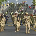 Imponente desfile militar en el Malecón del Río para conmemorar el 20 de Julio