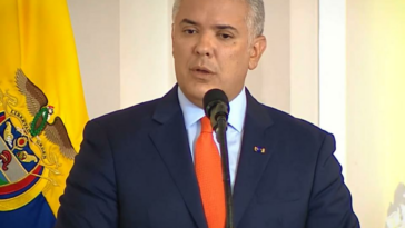 Iván Duque pide a los colombianos no irse del país