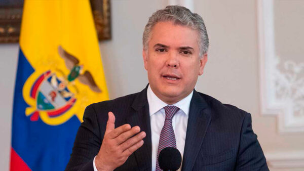 Iván Duque pide a los colombianos que se queden «trabajando» en su país