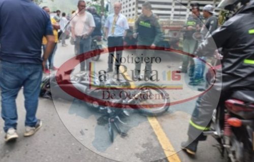 MOTOCICLISTA LESIONADO EN ACCIDENTE VÍA ZIPACÓN -CACHIPAY