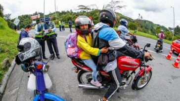 Motociclistas de Manizales deben actualizar sus permisos para circular de noche