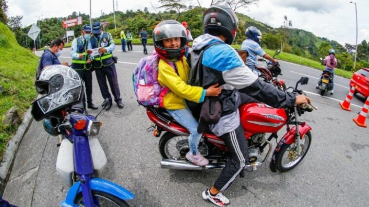 Motociclistas de Manizales deben renovar el permiso de movilidad nocturna