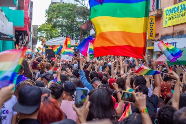 Pereira se vistió de colores y mostró su diversidad en Marcha del Orgullo Gay