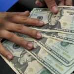 Precio del dólar toca su máximo histórico en Colombia