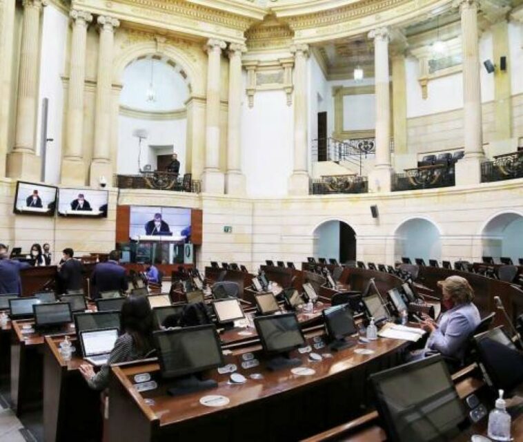 Propuesta de reducir salarios de congresistas: por qué es polémica