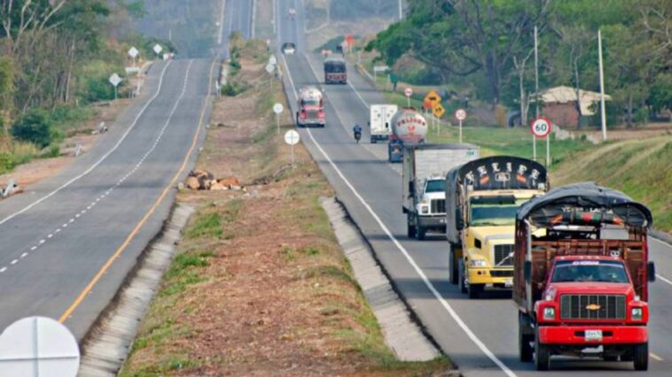 Protesta por peligroso estado de tramo de la Ruta del Sol en Puerto Boyacá