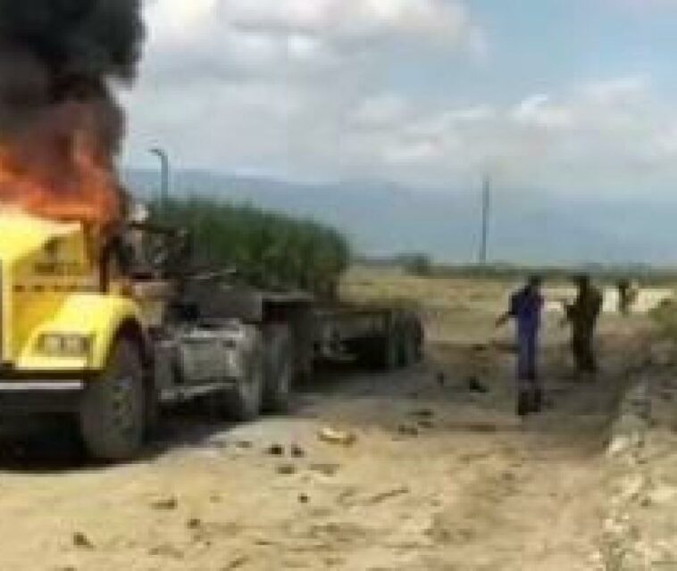 Rechazo de cañicultores al atentado contra tractomula de ingenio del Valle