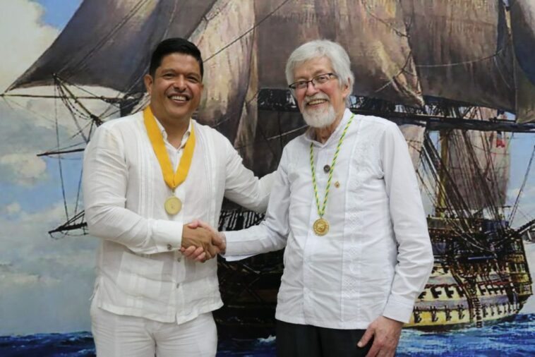 Rector Pablo Vera recibe distinción de la Academia Colombiana de Ciencias 