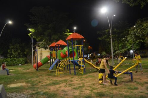 Se entregó iluminación modernizada al parque del barrio Vencedores