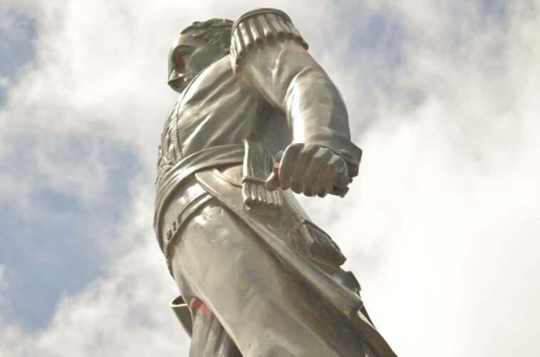 Vandalizan estatua de Bolívar en El Paraíso