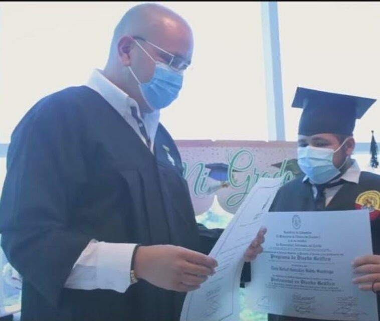 Video: estudiante con cáncer se graduó desde la clínica en Barranquilla