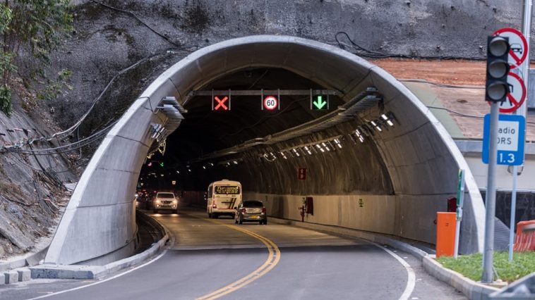 Túnel de Oriente