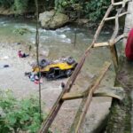 Al menos 7 personas heridas por un jeep willys que cayó desde un puente en Calarcá