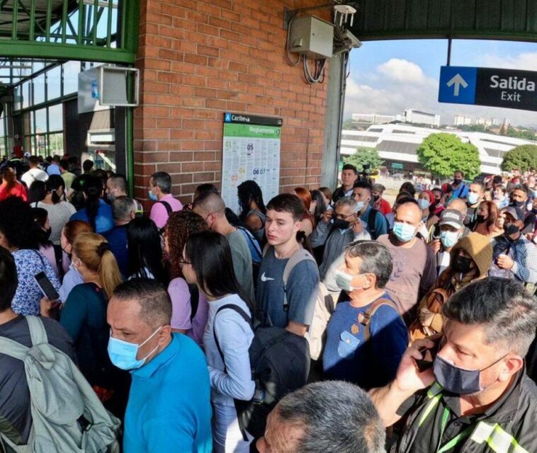 Así puede solicitar una excusa si llega tarde por culpa del Metro de Medellín