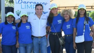 El alcalde de Barrancas, Iván Mauricio Soto Balan, como siempre muy entusiasta, a la hora de realizar cualquier actividad que beneficia enormemente al pueblo.