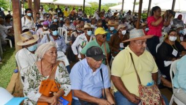Las Autoridades tradicionales Wayuu emitieron un comunicado sobre Salud y además, los visitó la senadora del pacto Histórico, Martha Peralta Epieyu, quien les prometió ayudarles.