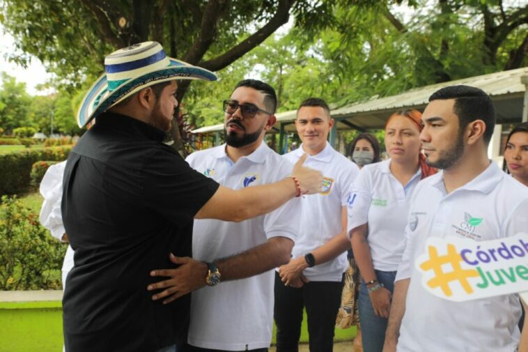 Benítez junto a consejeros municipales conmemora el Día Internacional de la Juventud