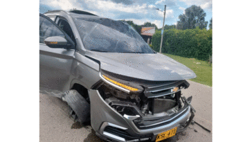 Camioneta embistió a un hombre y su sobrino de 3 años