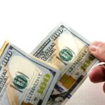 Consejos para manejar una deuda en dólares de forma responsable