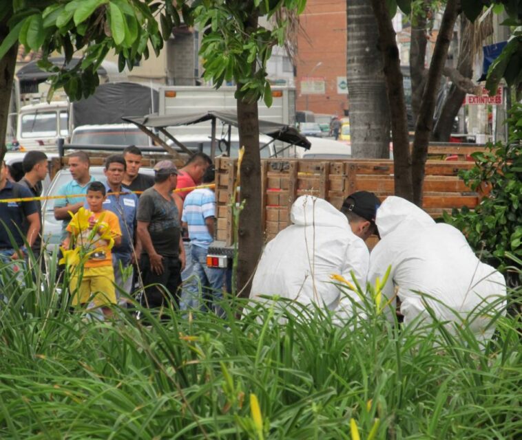 Cruel asesinato de habitante de calle en Medellín: intentaron prenderle fuego