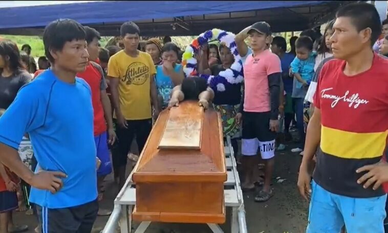 El último adiós a Miguel Tapi, el líder indígena asesinado por las Autodefensas Gaitanistas en Chocó