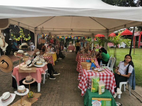 En Pereira abren espacios de comercialización a emprendedores locales