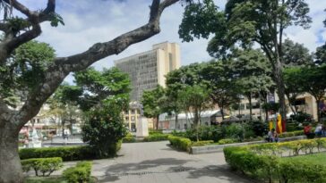 En la Plaza de Bolívar ibaguereños se unen al acto de posesión presidencial