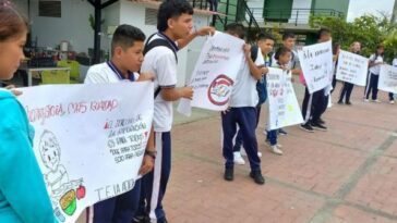 Estudiantes de Armenia protestan porque llevan 8 meses esperando almuerzos del PAE