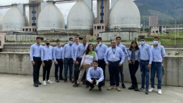 Estudiantes de ingeniería de la UCC visitan empresas de Medellín